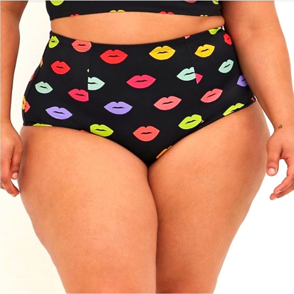 TORRID SWIM bikini set HIGH WAIST LIPS KISS PRINT 1x 2x - Picture 3 of 3